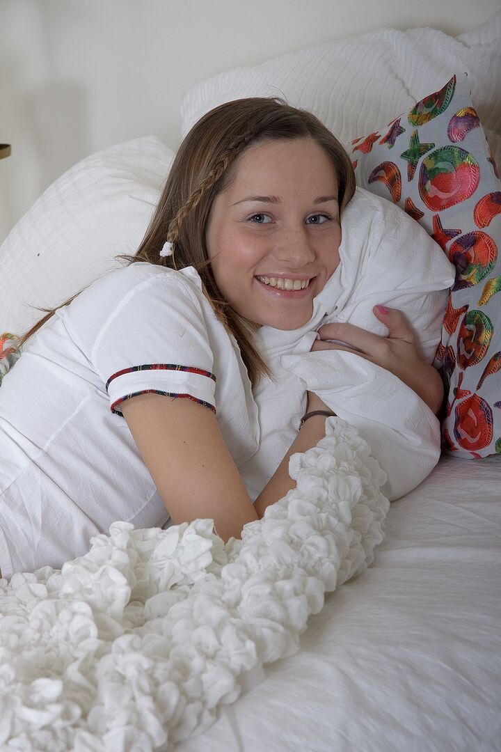 Young Andie Discovers the Joy of Anal Sex with BF