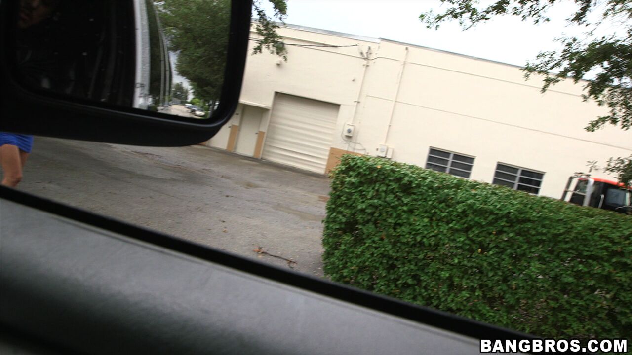 Latina amateur picked up from jail