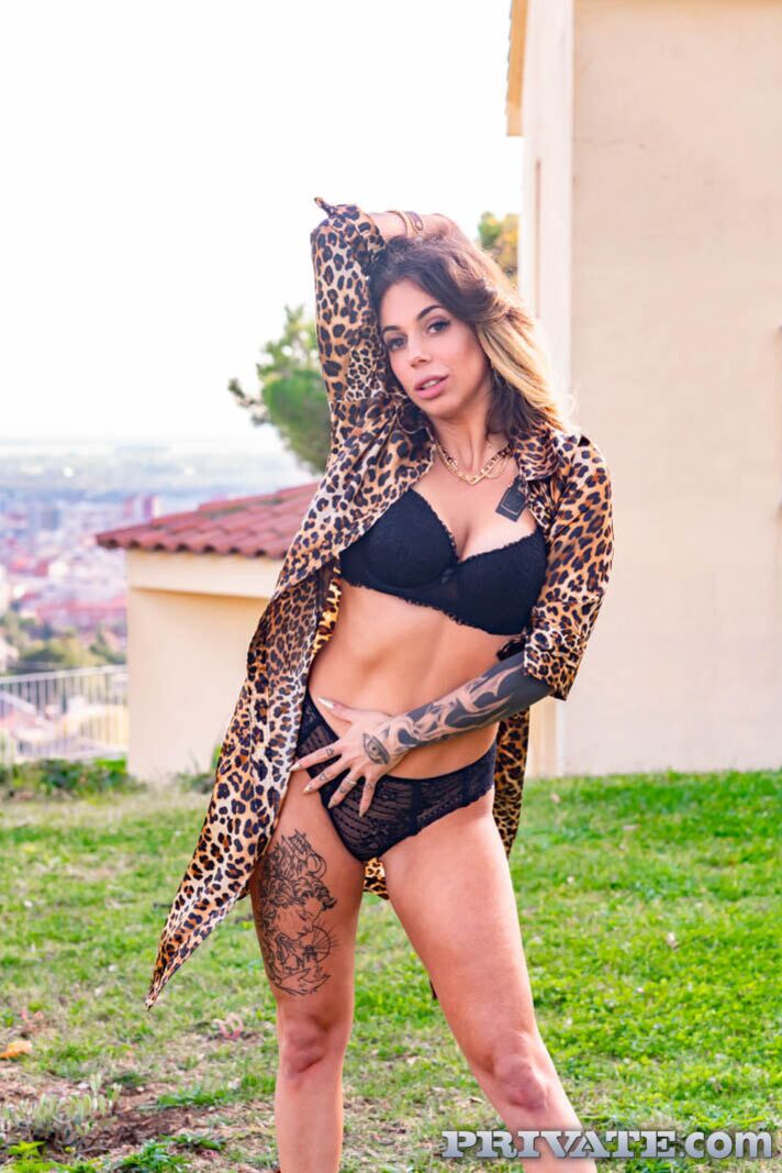 Shaynna Lover Likes Them Big