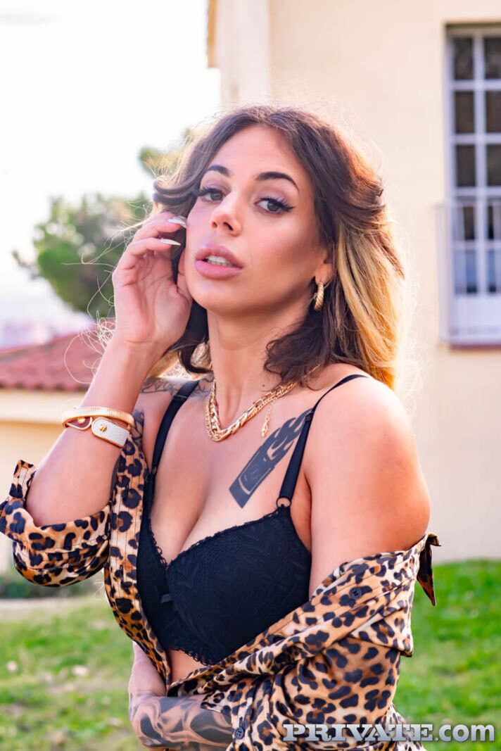 Shaynna Lover Likes Them Big
