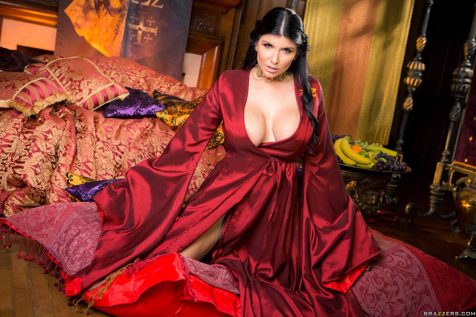 Queen Of Thrones: Part 3 (A XXX Parody)