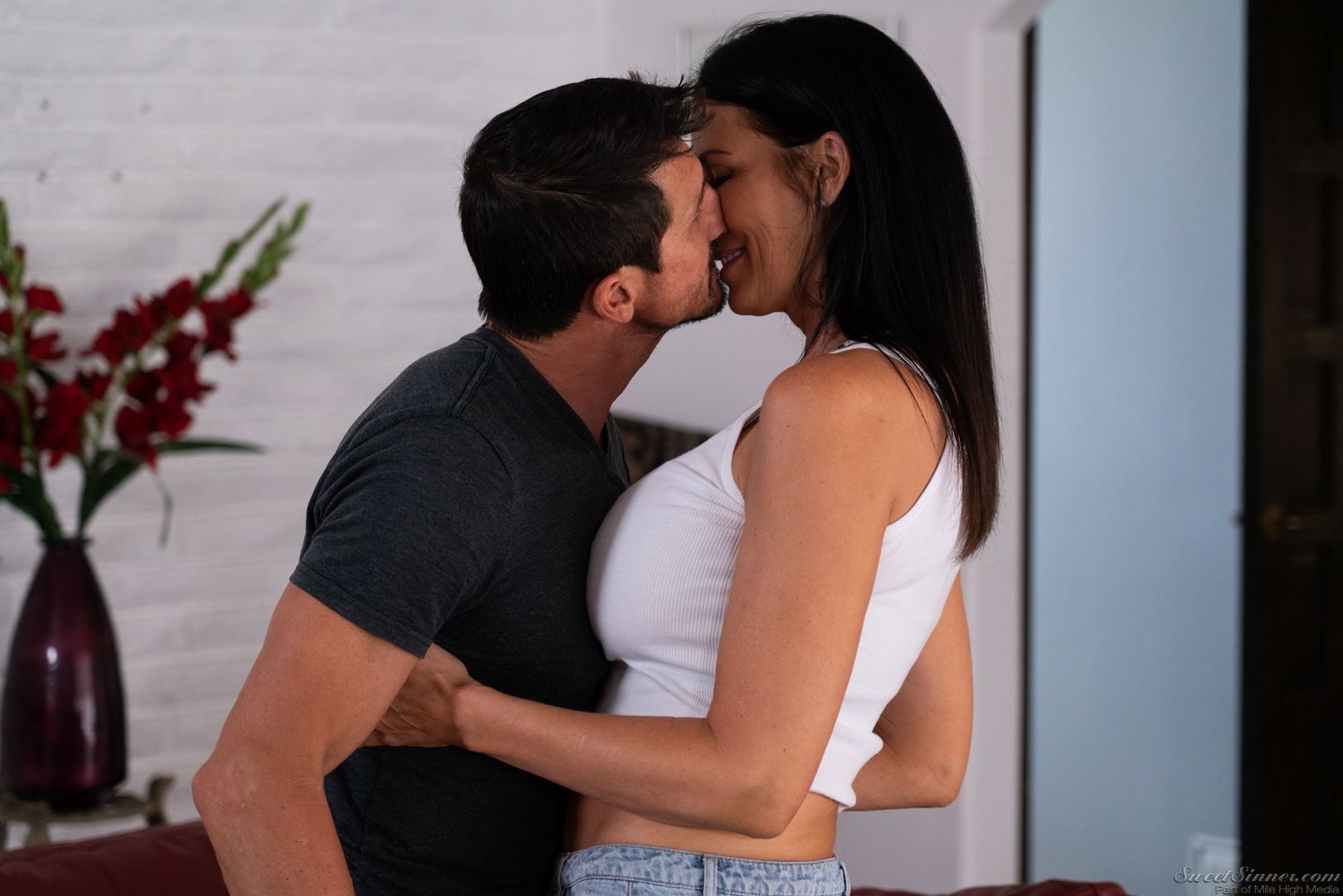 Different Wives, Different Lives Scene-04