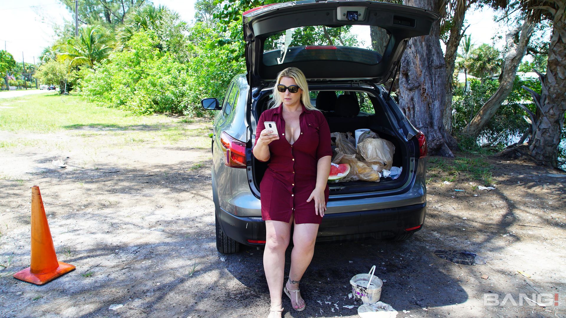 Selah Rain Is A Divorced Thick Milf That Needs Her Car Fixed