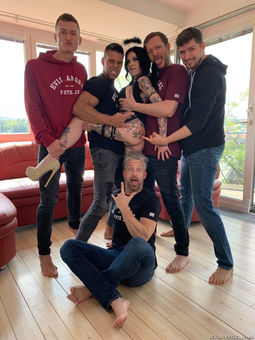 Squirting Megan: Anal/DP/DAP Gangbang