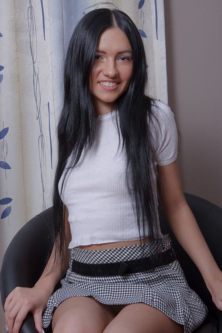 Sexy Julie Can't Stop Playing With Her 18 Year Old Pussy