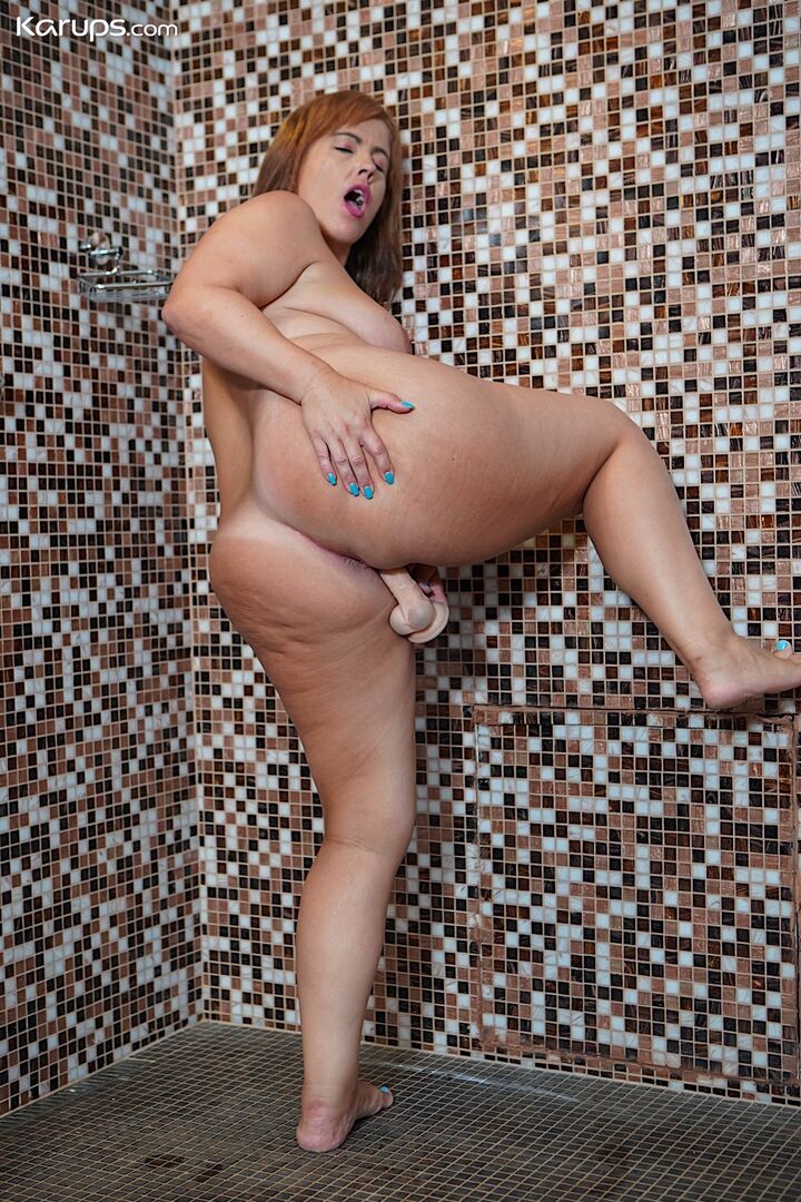 CHUBBY MOM'S DILDO