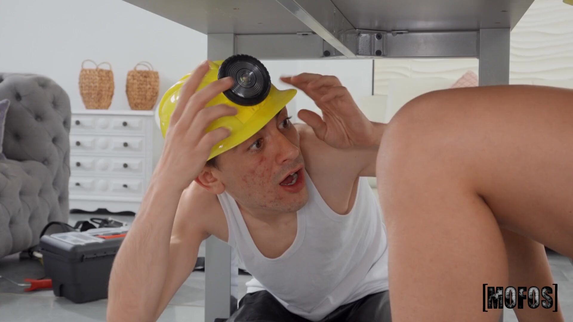 Sexy Office Worker Seduces Handyman Jordi!