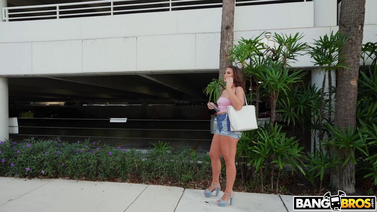 Mandy Fucks to Buy a House
