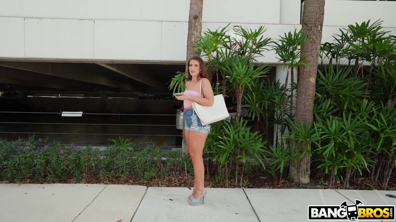Mandy Fucks to Buy a House