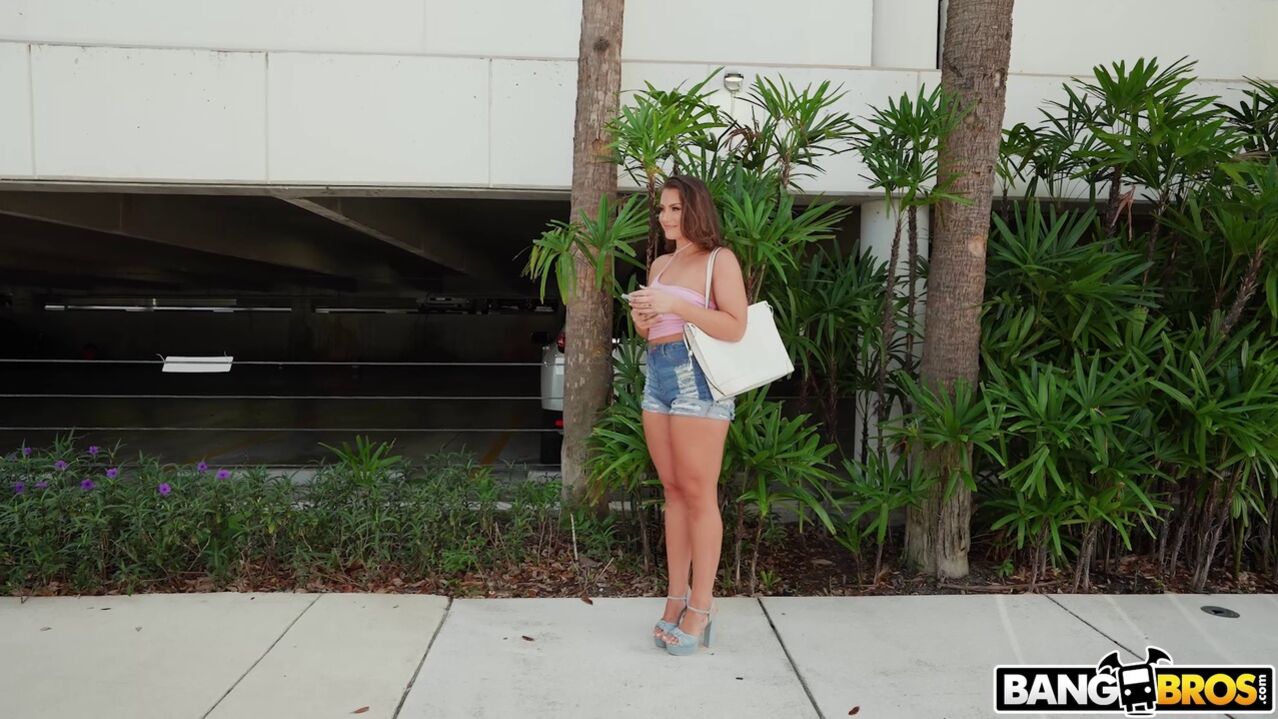 Mandy Fucks to Buy a House