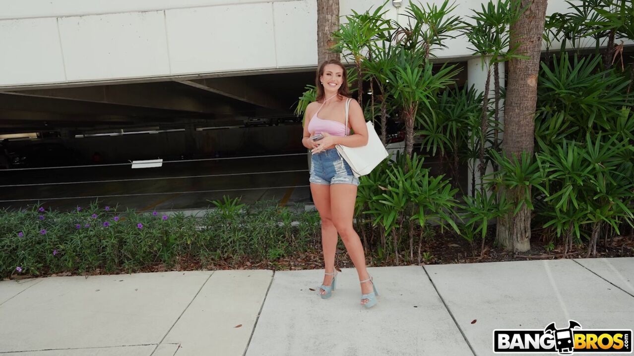Mandy Fucks to Buy a House