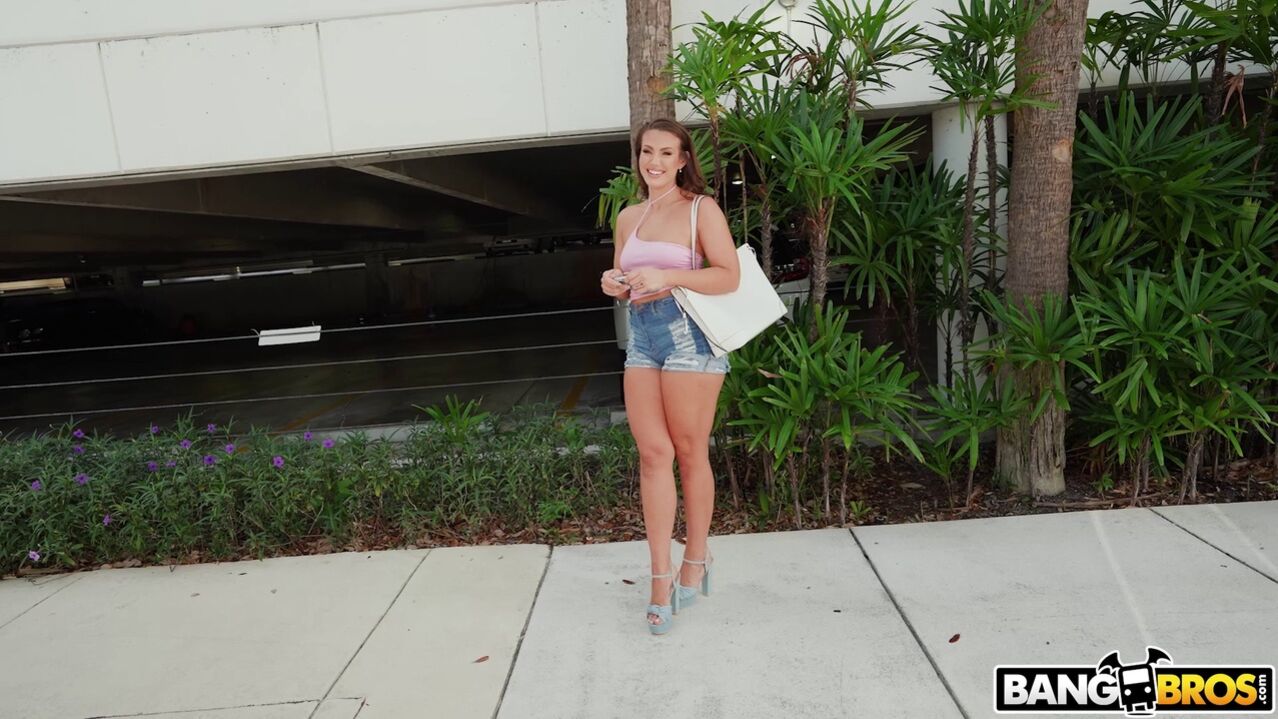 Mandy Fucks to Buy a House
