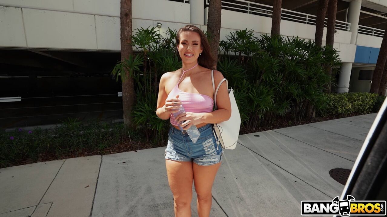 Mandy Fucks to Buy a House