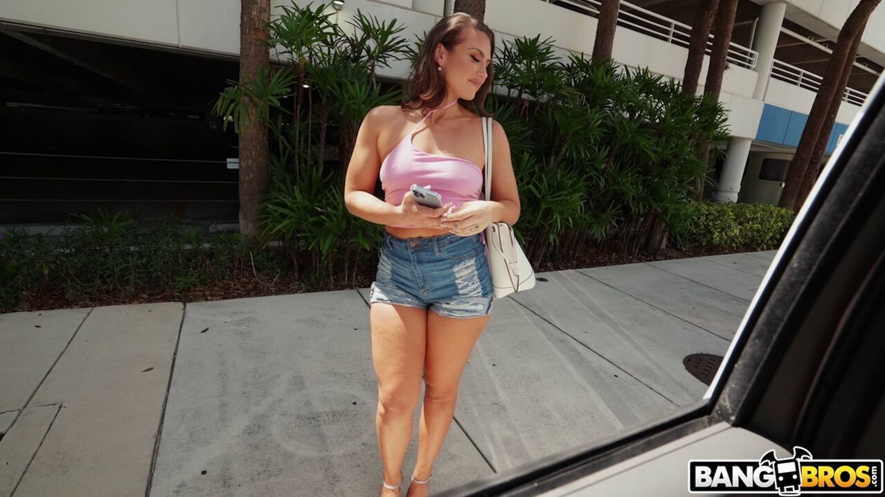 Mandy Fucks to Buy a House