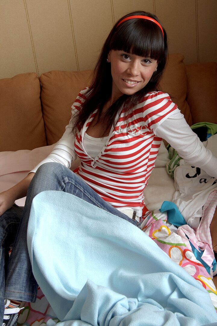 Delicious Teen in Jeans Makes Herself Cream