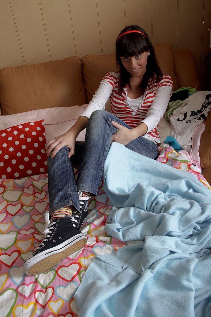 Delicious Teen in Jeans Makes Herself Cream