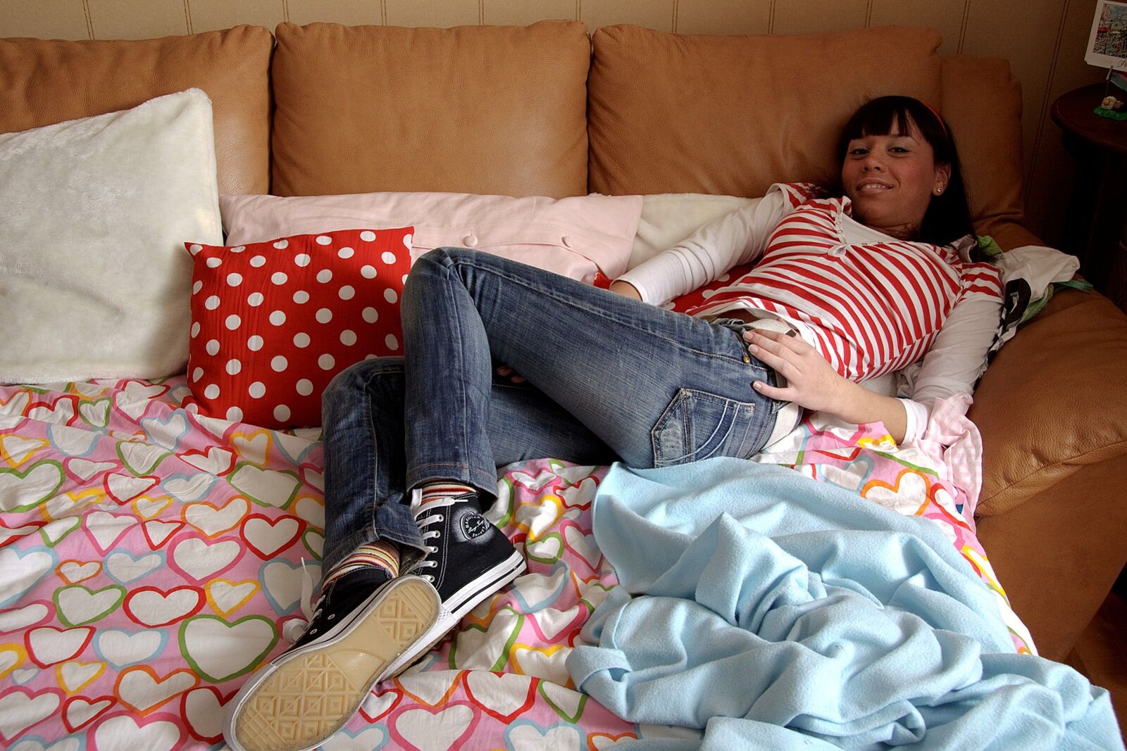 Delicious Teen in Jeans Makes Herself Cream