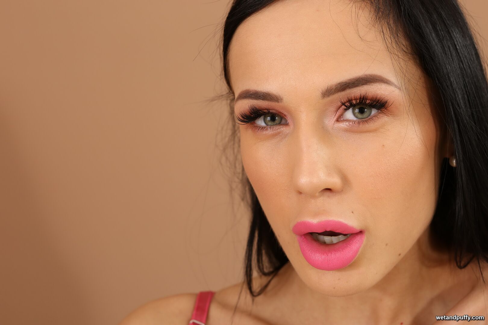 NICOL LOVE — PRETTY IN PINK