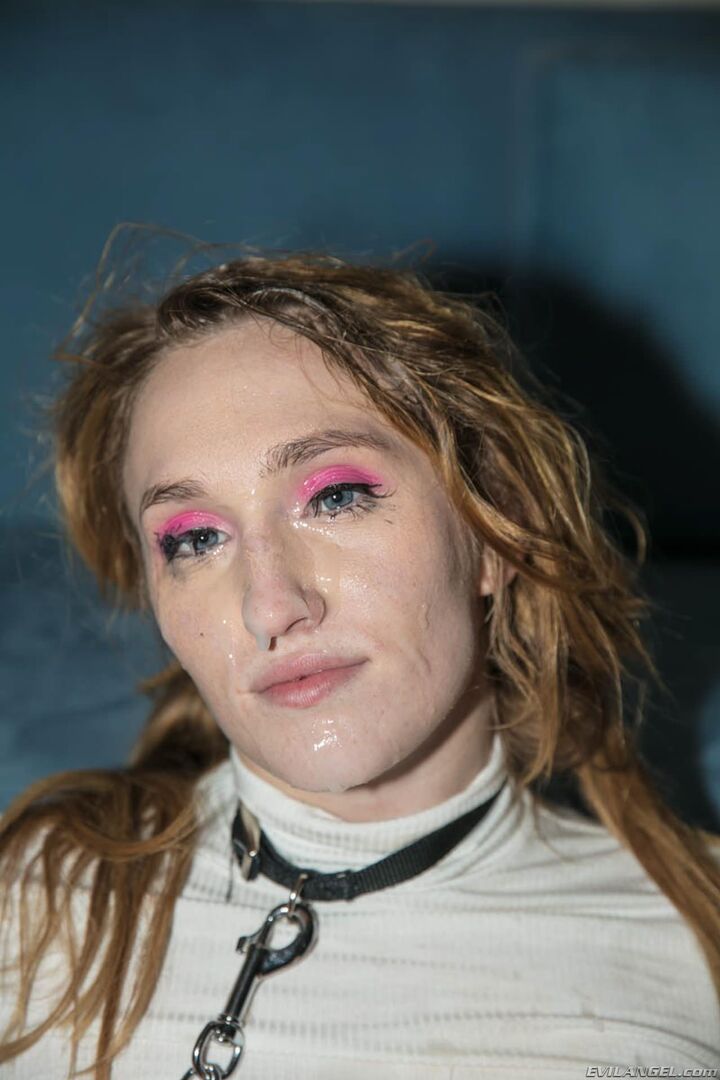 Squirting Victoria's Manhandling Fuck