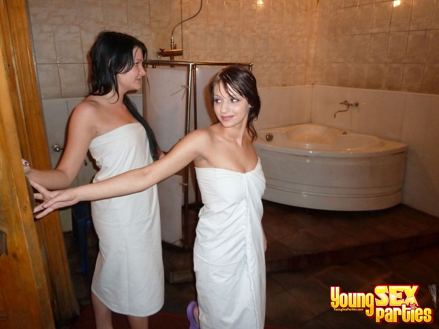 HOT FUCKING IN A SAUNA