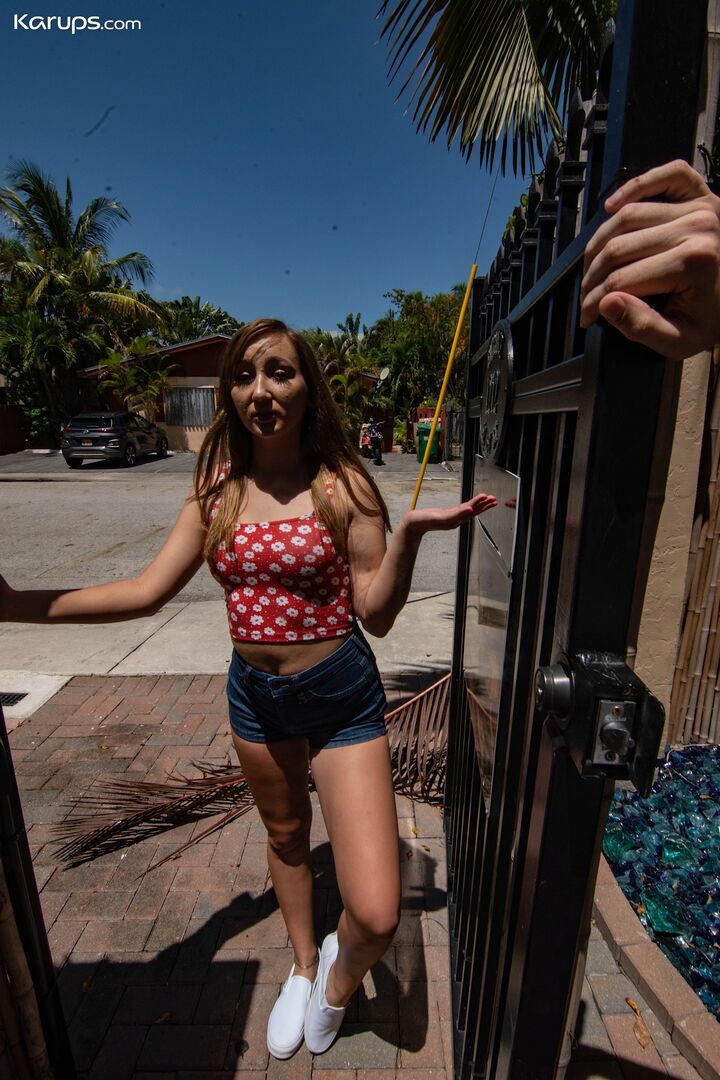 CUM ON CARMEN