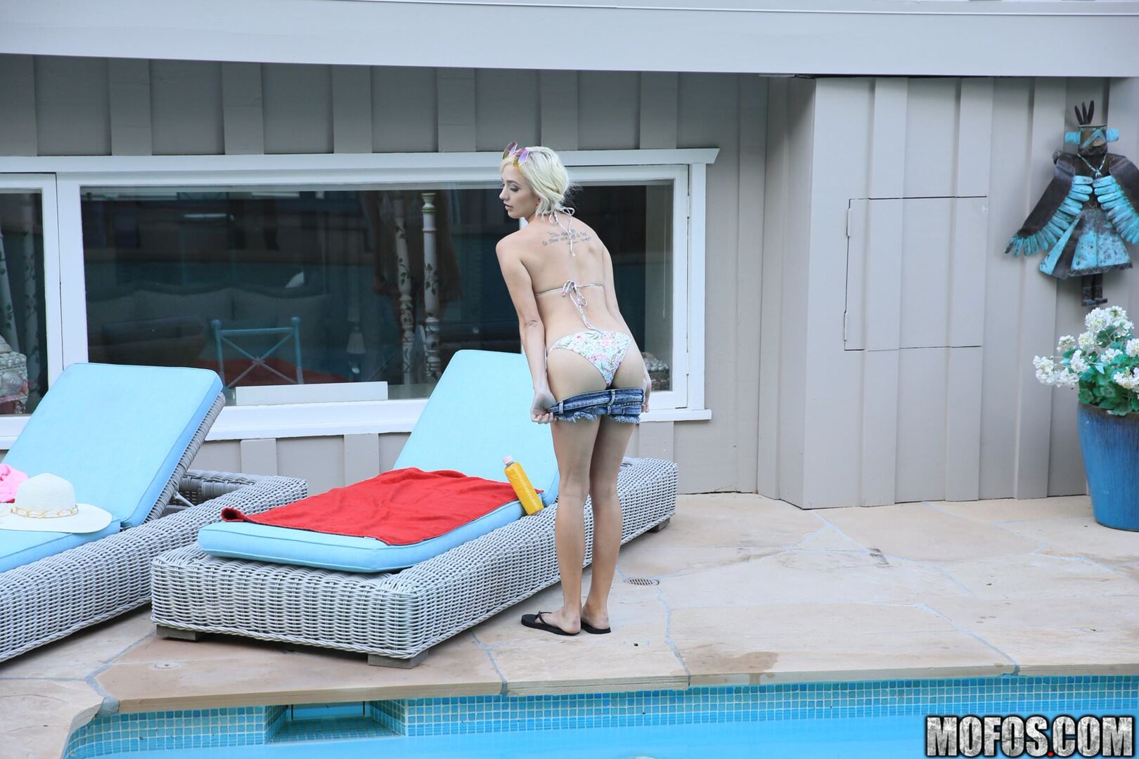 Skinnydipping Blonde Fucks for Bikini