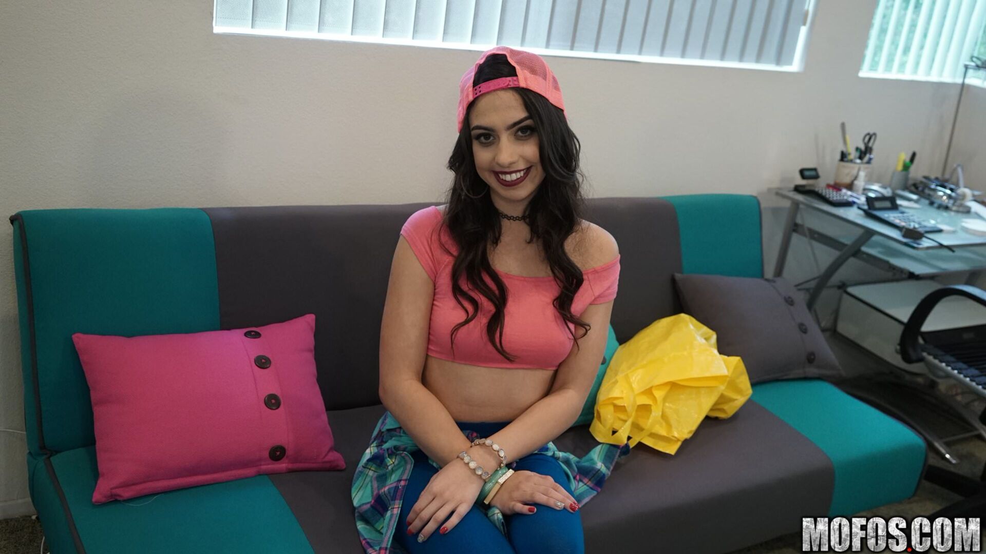 Desperate Hottie Twerks for Fame