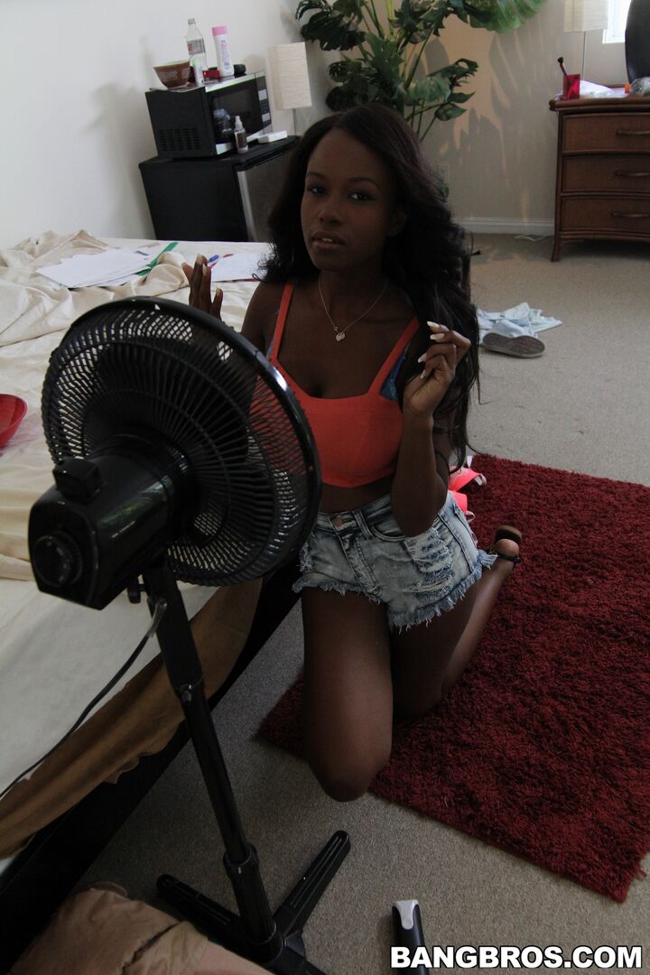 Horny Black Amateur Gets Fucked Hard