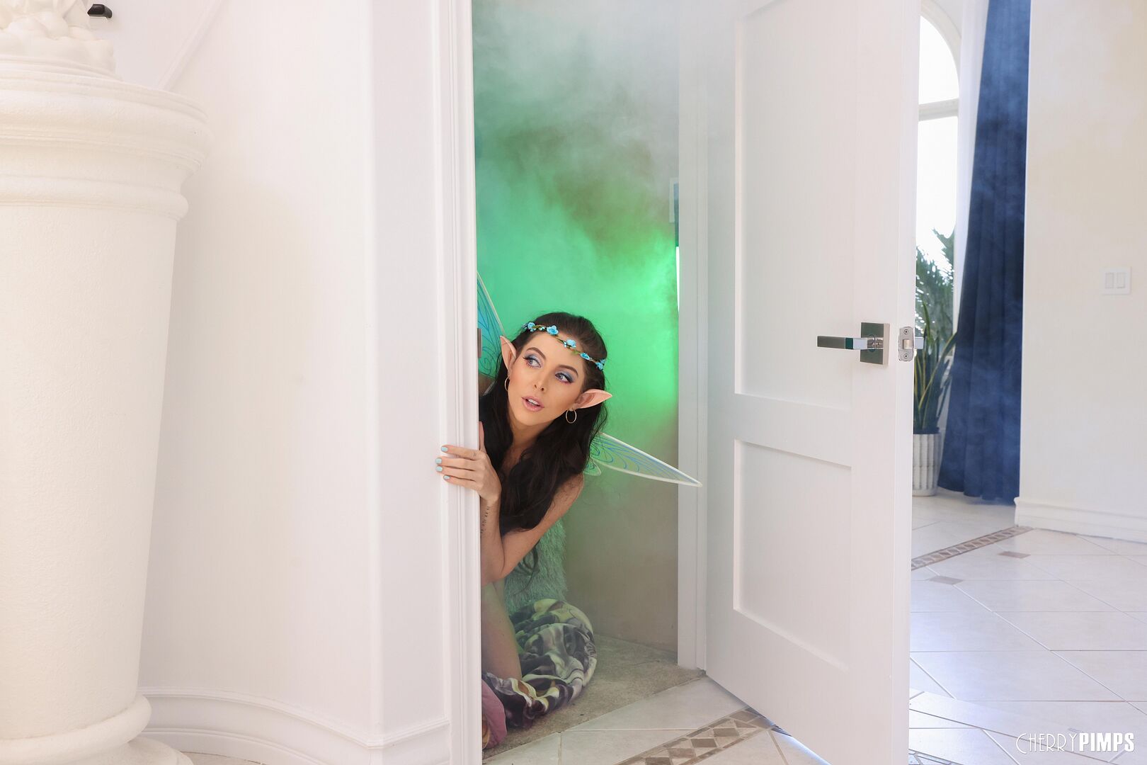 A Rare Glimpse of Elf Mating Season