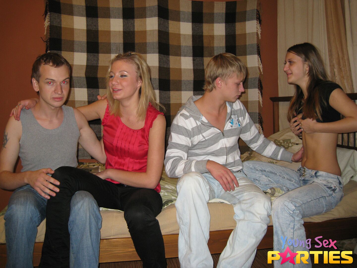 BLOWJOB CONTEST AND CROSS-PARTNER FUCK