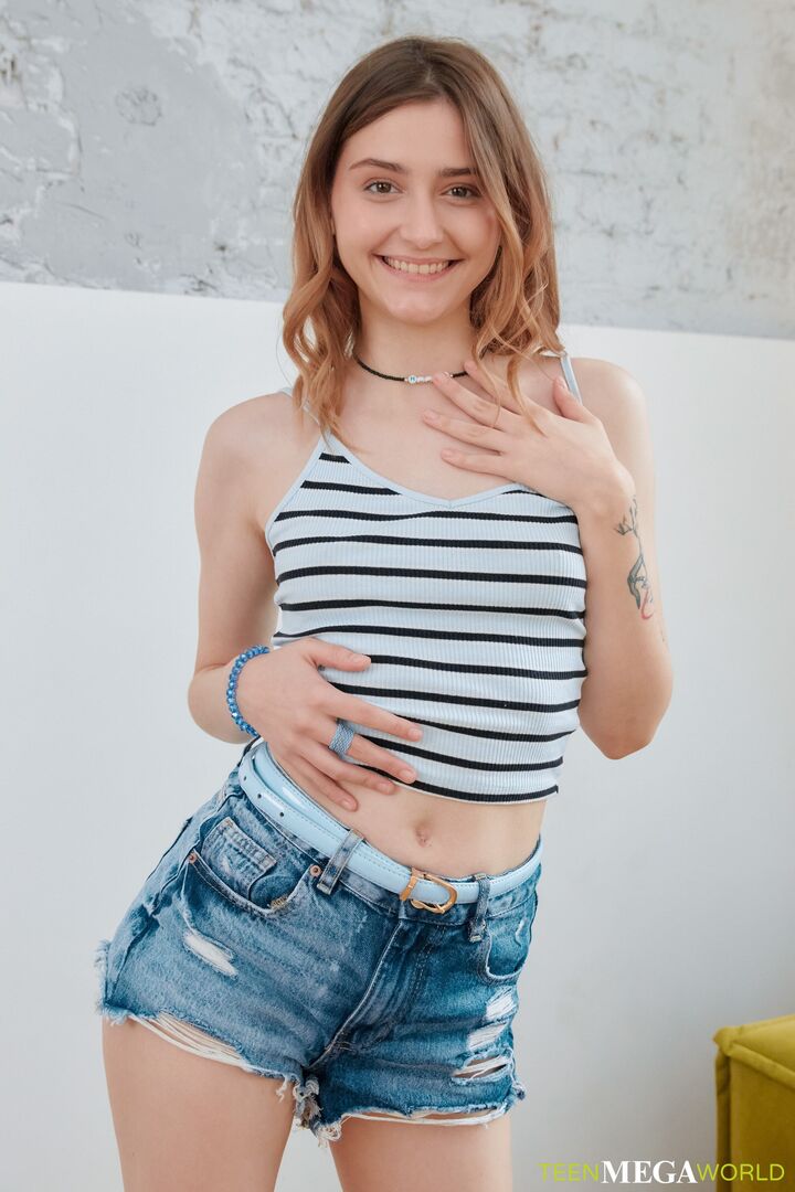 Best lesbian kisser