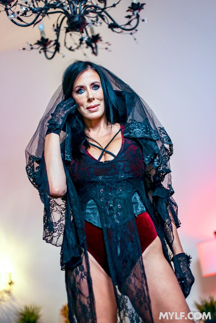 Sweet Vampiric Seduction