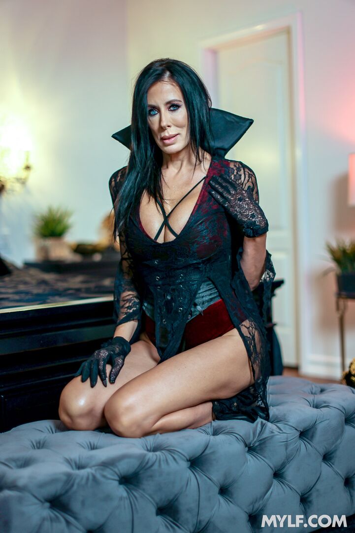 Sweet Vampiric Seduction