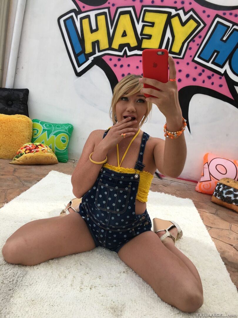 Zelda & Alyssa's Anal Foodstuffs 3-Way