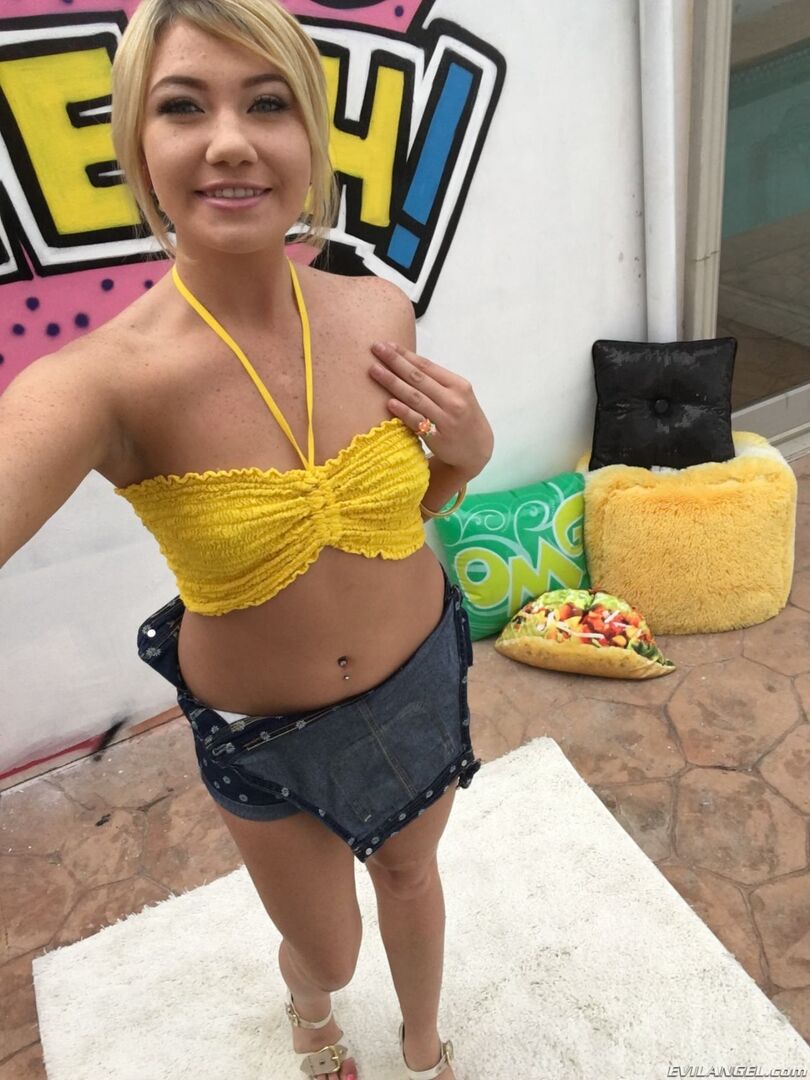 Zelda & Alyssa's Anal Foodstuffs 3-Way