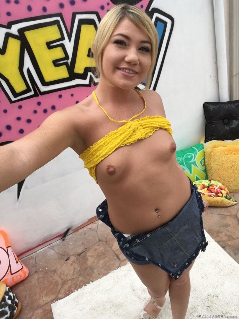 Zelda & Alyssa's Anal Foodstuffs 3-Way