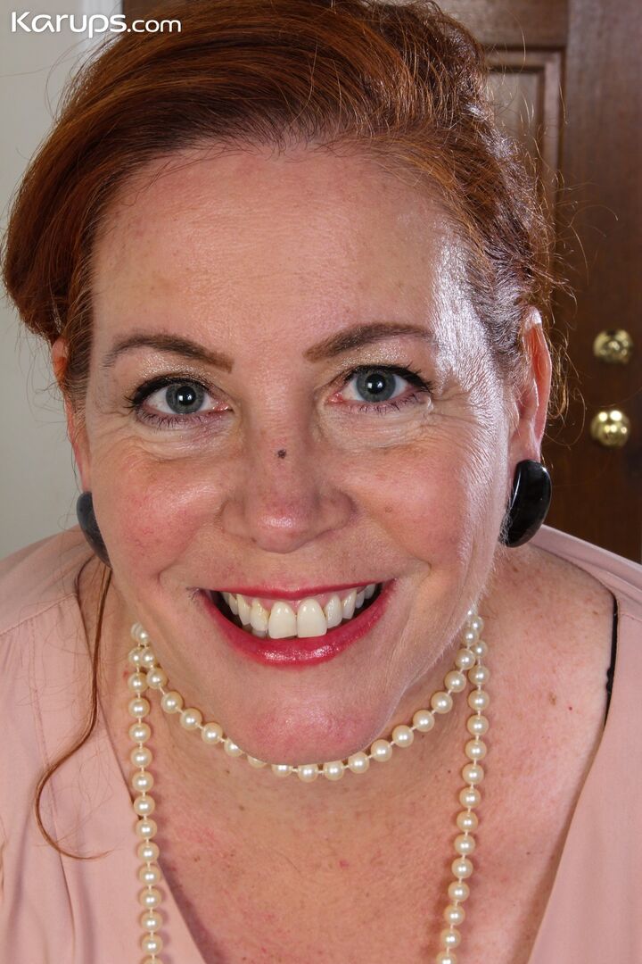 GINGER MILF'S TOY