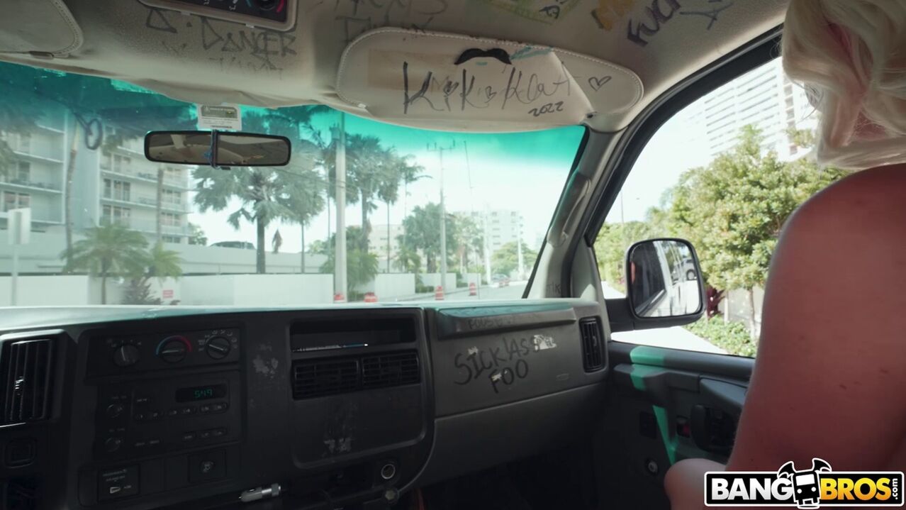 Slimthick Vic Reverse Bus!