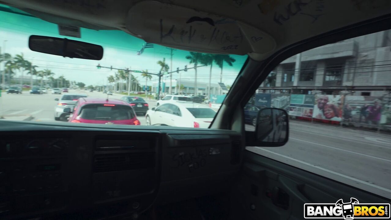 Slimthick Vic Reverse Bus!