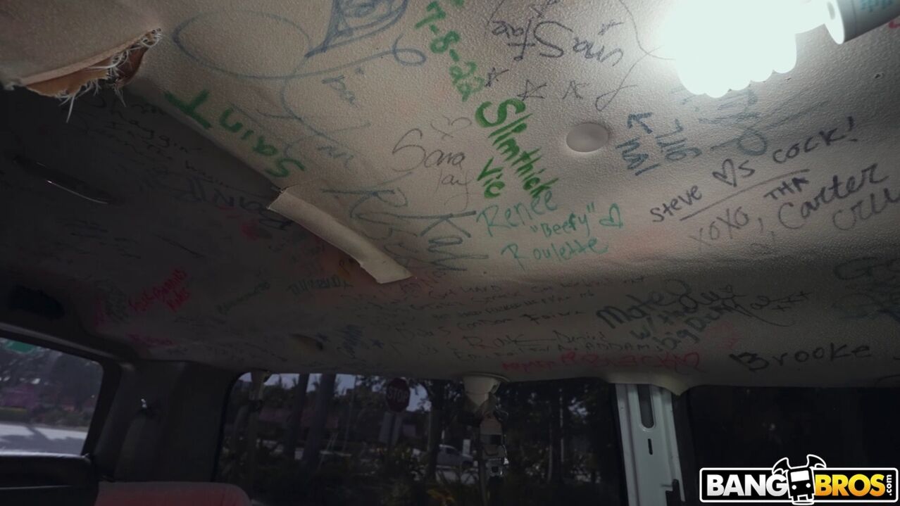 Slimthick Vic Reverse Bus!