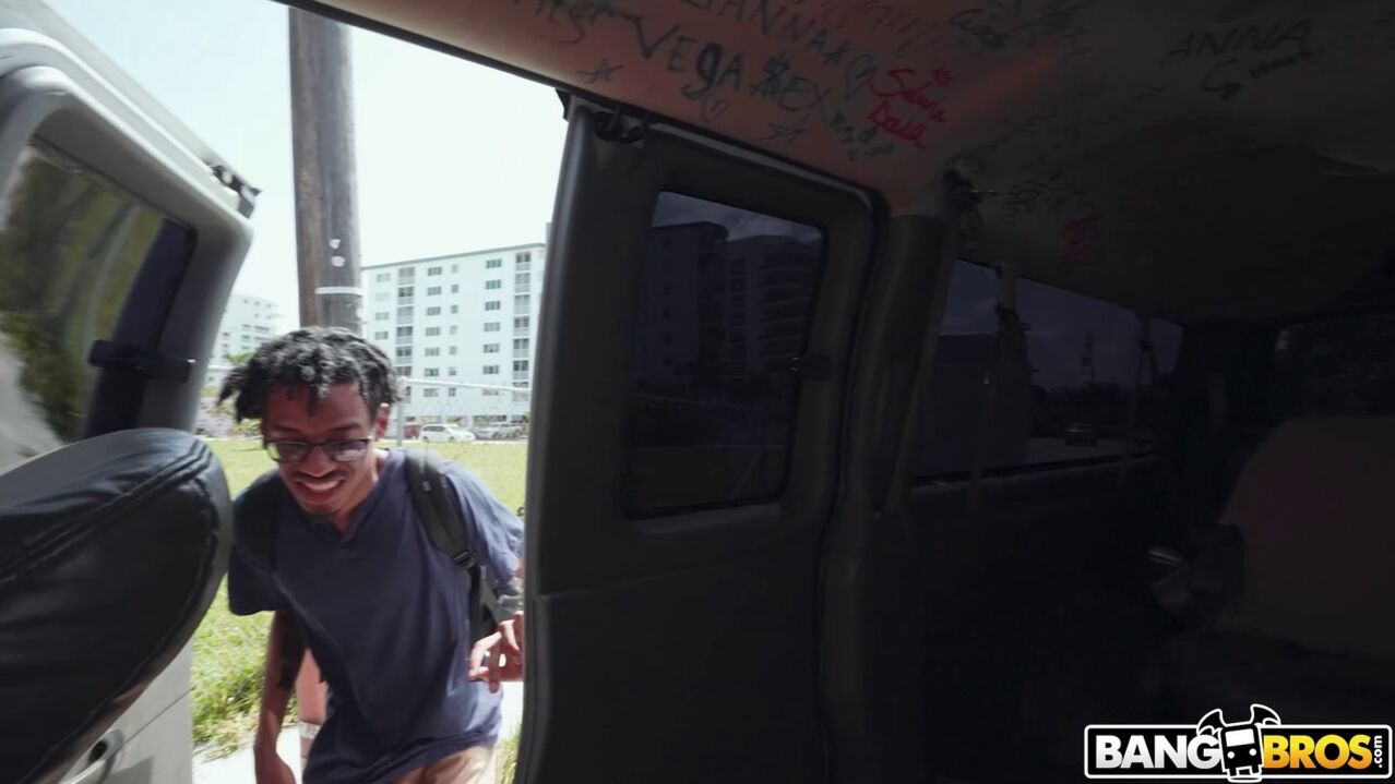 Slimthick Vic Reverse Bus!