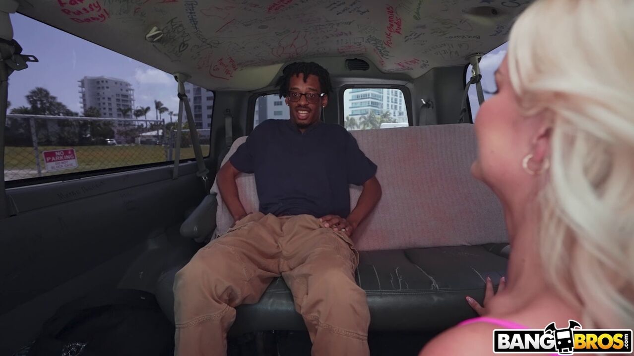 Slimthick Vic Reverse Bus!