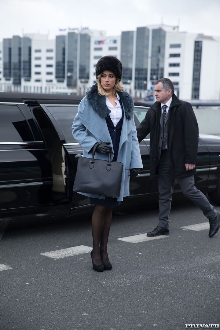 Classy New Cummer Ria Sunn Gets Destroyed in the Back of a Limo