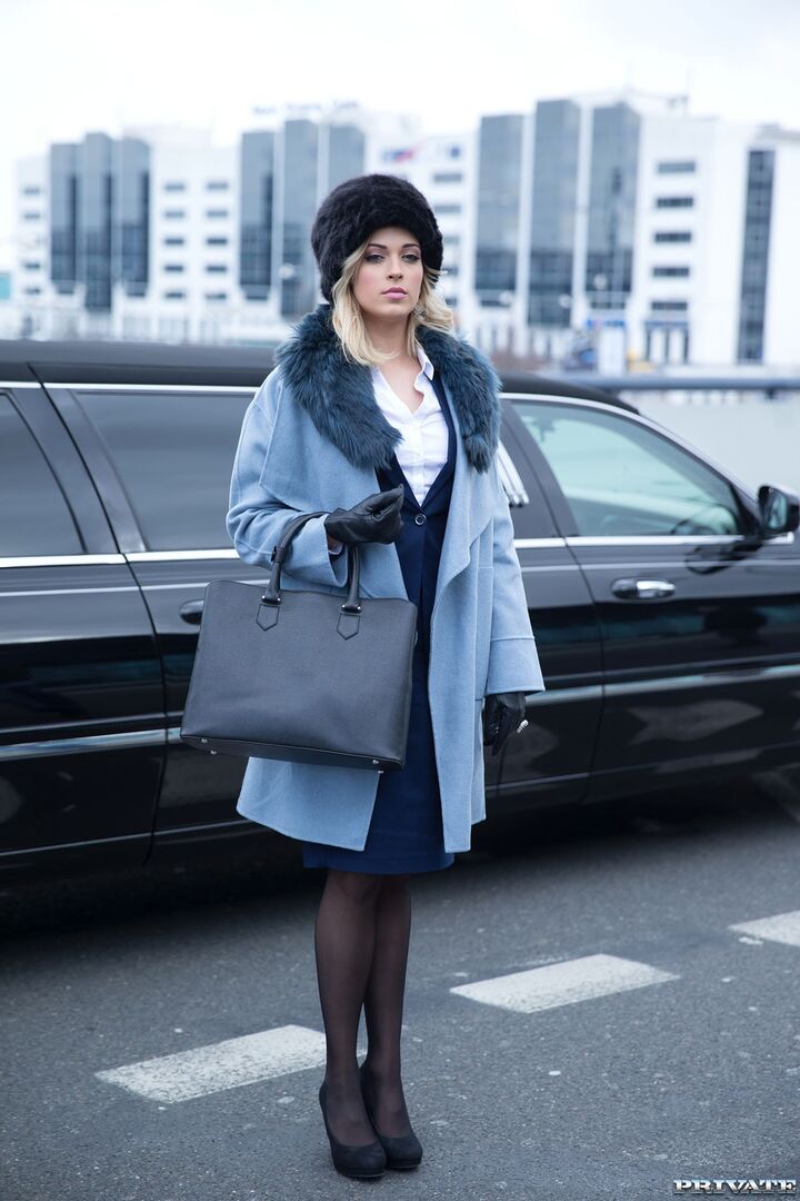 Classy New Cummer Ria Sunn Gets Destroyed in the Back of a Limo
