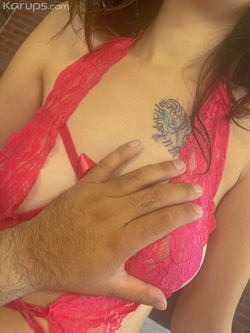 MY HOT TEEN INTERN