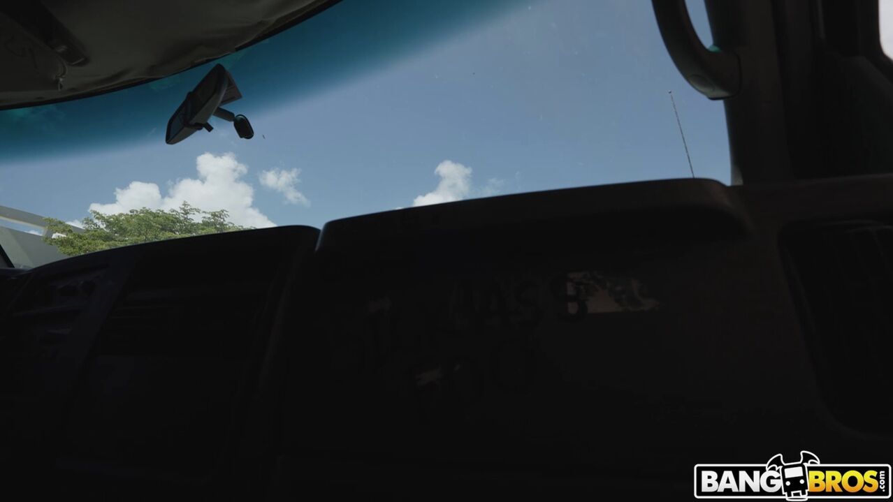 Babi Fucks In Bus For Money