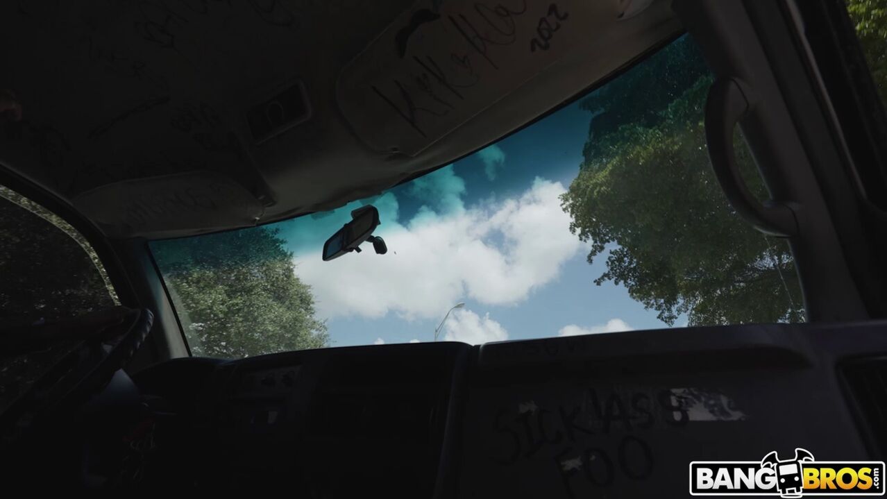 Babi Fucks In Bus For Money