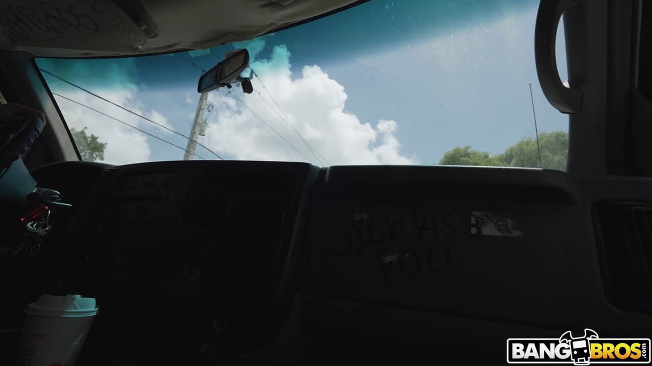 Babi Fucks In Bus For Money