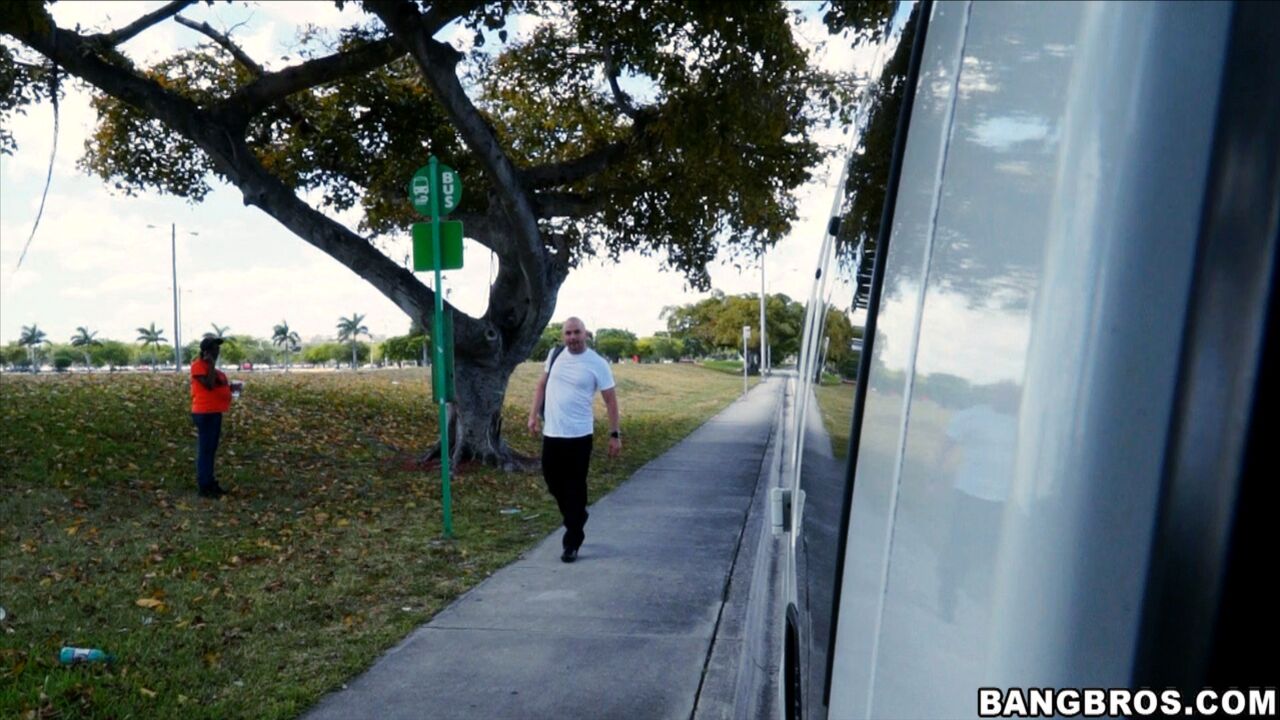 Duke Celeb Belle Knox Rides 4 Dicks