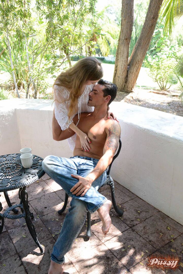 Hirsute babe doing it outside